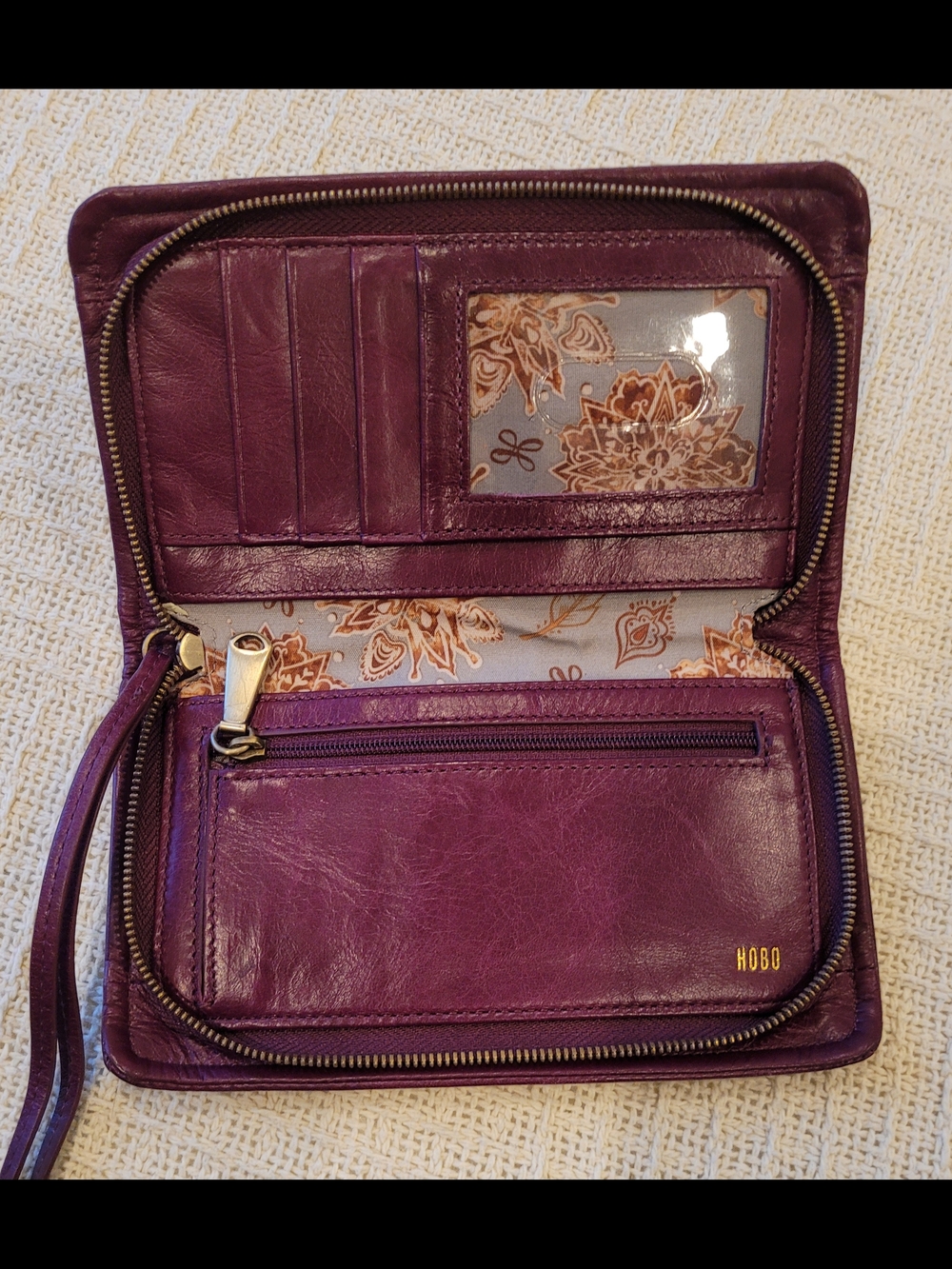 HOBO Galaxy Plum Leather Zip Wallet Wristlet with Wrist Strap
